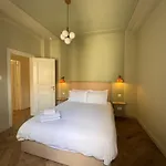 Liberty House - Two Bedroom アパート